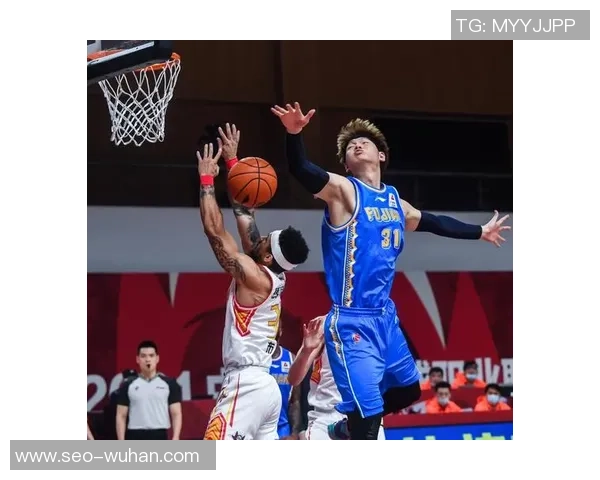 深圳篮球队在篮球团队协作排行榜中荣获第八名展现出色团队精神与实力 深圳篮球队在篮球团队协作排行榜中荣获第八名展现出色团队精神与实力