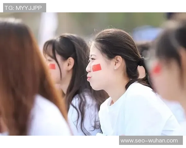 足球场上的女性力量展现青春活力与无限魅力的精彩瞬间